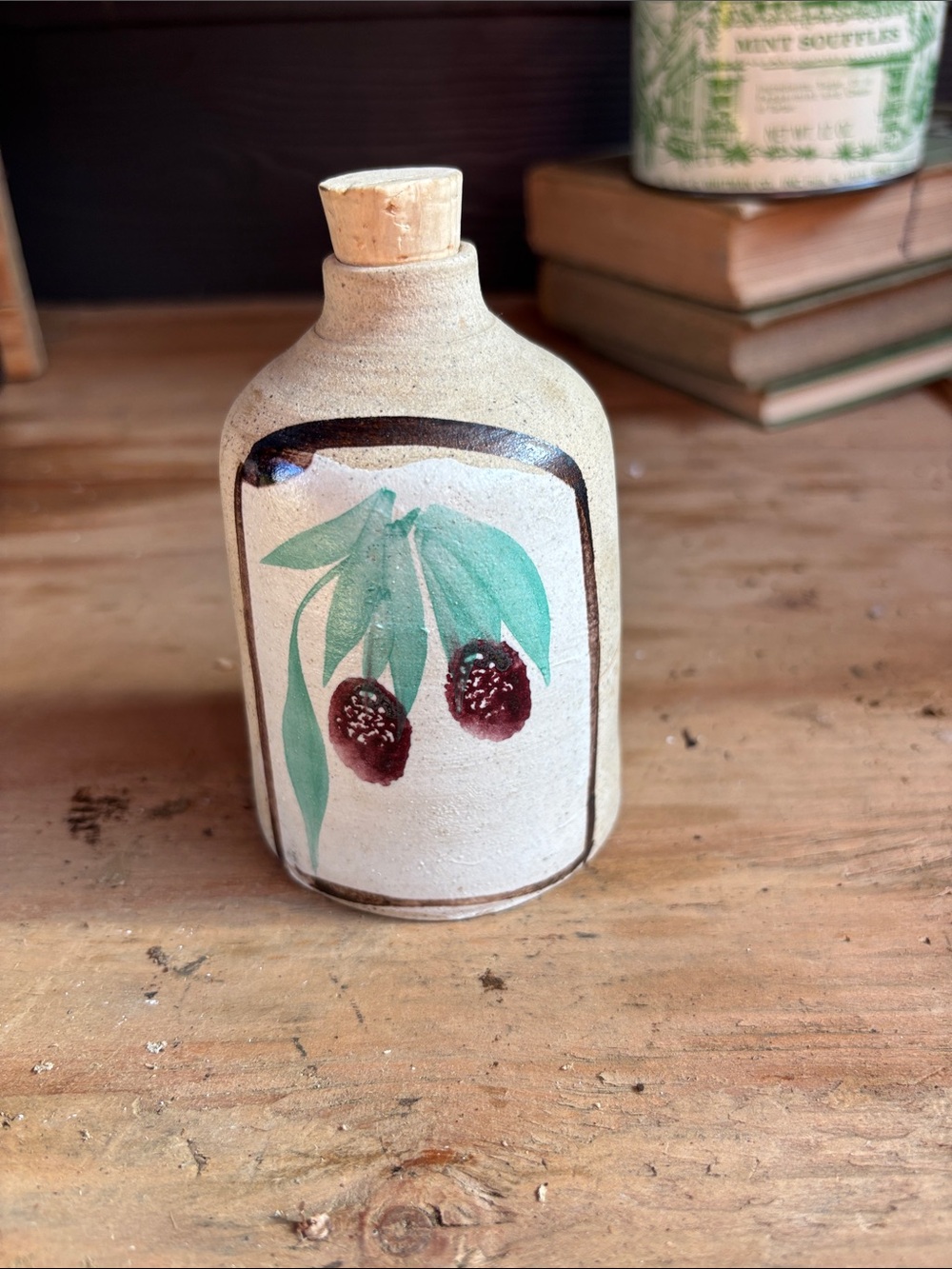 Hand-Painted Ceramic Bottle with 🫒 Motif - Beige and Green